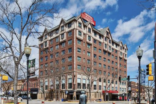 Hotel Alex Johnson Rapid City, Curio Collection by Hilton - Housity