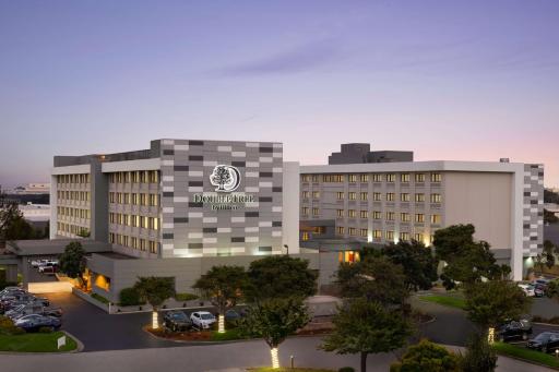 DoubleTree by Hilton San Francisco South Airport Blvd - Housity