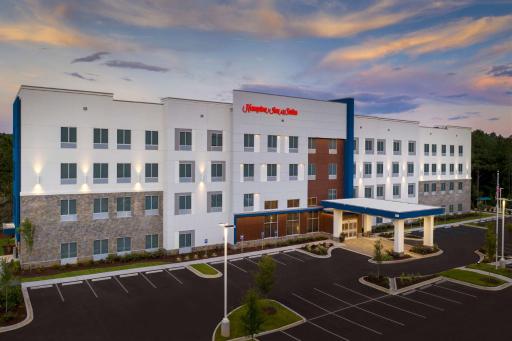 Hampton Inn & Suites Lexington - Housity