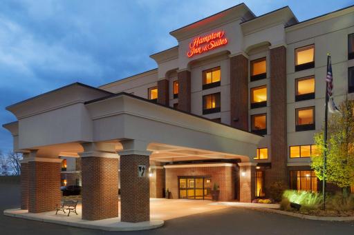 Hampton Inn & Suites East Hartford - Housity