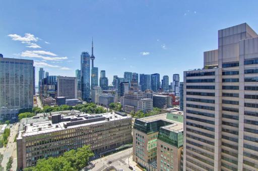 DoubleTree by Hilton Toronto Downtown - Housity