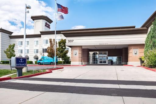 Hampton Inn & Suites Salt Lake City Airport - Housity