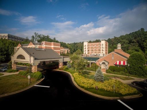 DoubleTree by Hilton Biltmore/Asheville - Housity