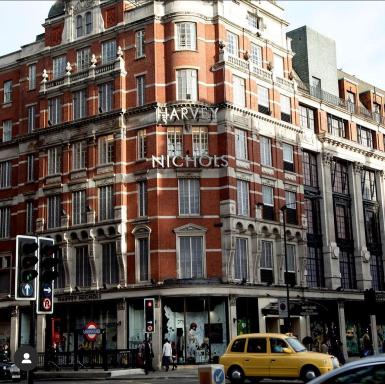 Luxury Knightsbridge apartment outside Harrods - Housity