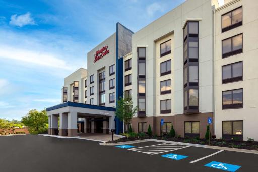 Hampton Inn & Suites Alpharetta Roswell - Housity