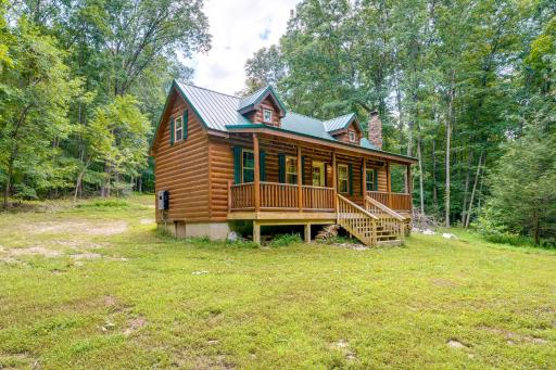 Marlinton Cabin Rental with Greenbrier River Access! - Housity