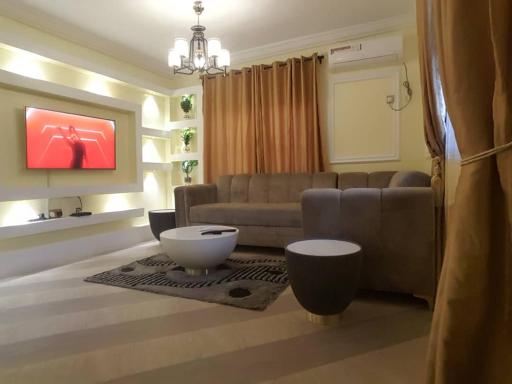 3JD Lavishly Furnished 3-Bed Apt - Housity