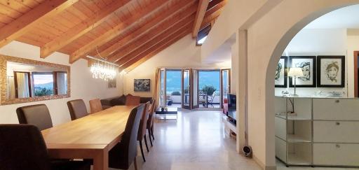 HeidiHoliday-Jenins Grand Maisonette-Attika mit Office & Relax-Bereich, Aussenparkplatz & Garage, geschützte Sonnen-Panoramaterrasse, Aufgewertet 2024 - Housity