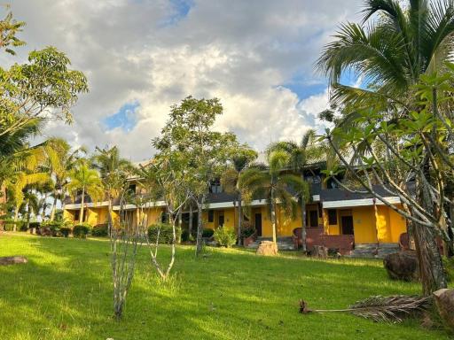 Petpumok Wangnamkhiao Hotel - Housity