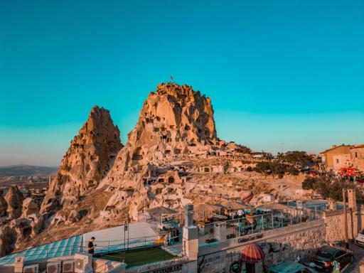 Caldera Cave Hotel & Restaurant - Housity