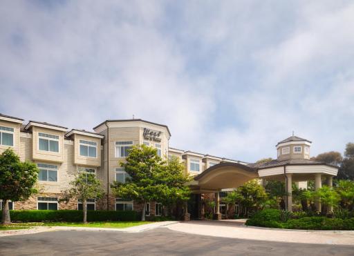 West Inn & Suites - Housity