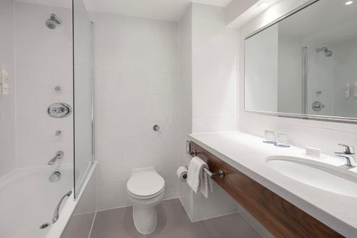 Delta Hotels by Marriott Swansea - Housity