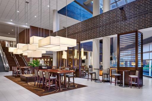 Sheraton Indianapolis Hotel at Keystone Crossing - Housity