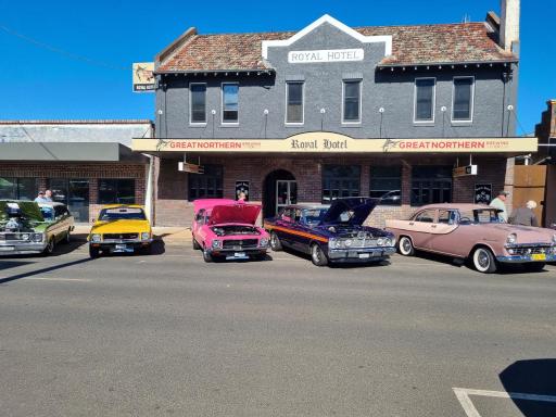 Royal Hotel Guyra - Housity