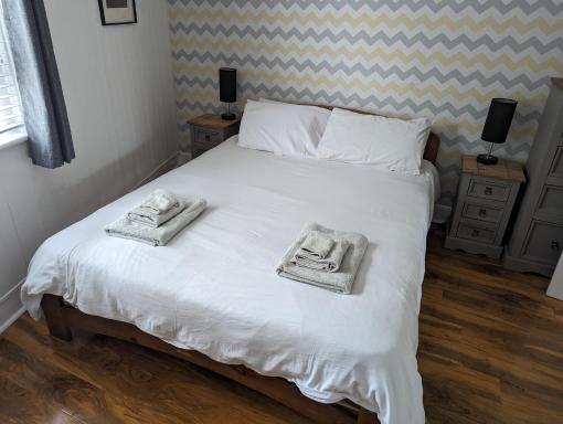 NEAR BEACH - First Floor 2 Bedroom Maisonette - SELF CHECK IN - Housity