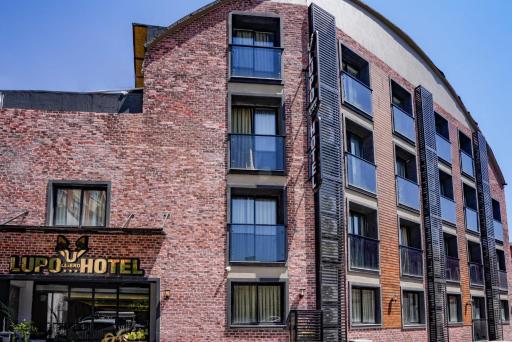 Lupo Libero Hotel Spa - Housity