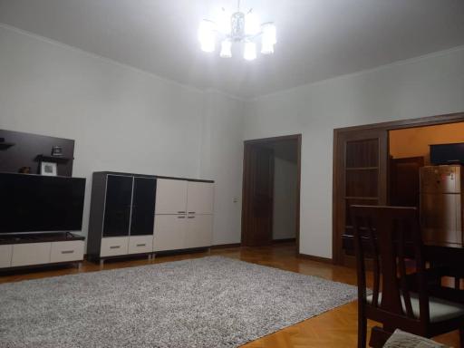Prostornaia 3kh komnatnaia kvartira v bishkeke - Housity