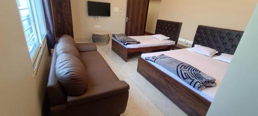 Namaste Bharat Inn - Housity