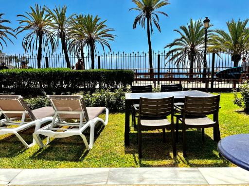 Puerto Banus 2 bedrooms Oceanfront C - Housity
