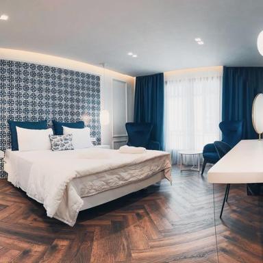 BLUE LUXURY SUITES - Housity