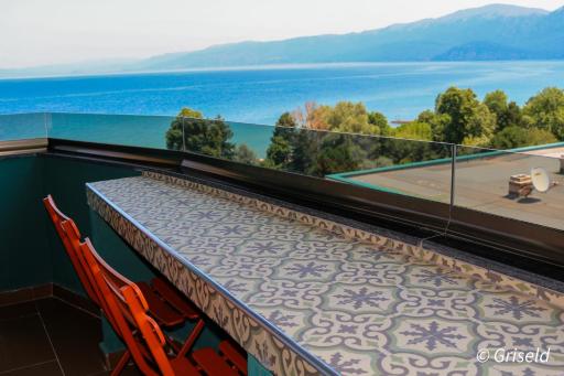 Drion Apartment with lake view - Hizvo