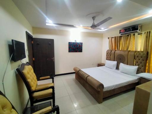 Peridot Vacation Inn by LMC - Housity