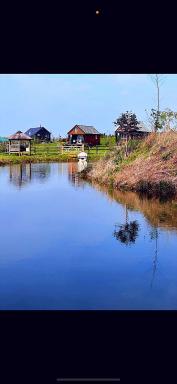 Lake View Lodges The Melford - Housity
