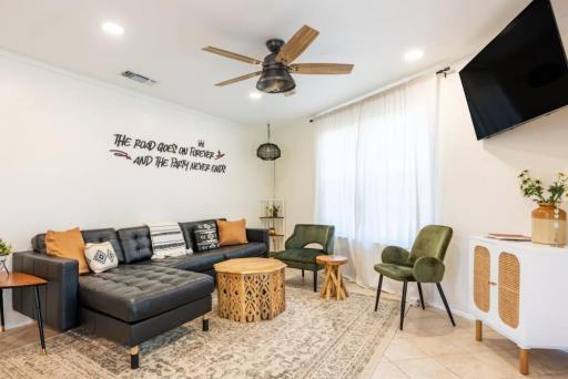 Downtown Pearl Bungalow at Beer Ranch Project - Housity