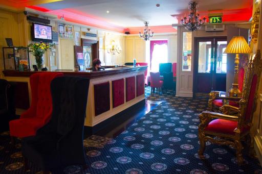 The Belfray Country Inn - Housity