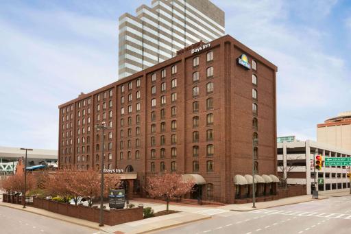 Days Inn by Wyndham Baltimore Inner Harbor - Housity