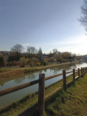 Gîte Le 16, Sous Les Trémières - Housity