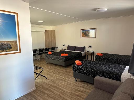Winton Outback Motel - Housity