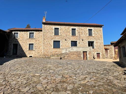 Gîte chez GAREL 15 personnes avec spa - Housity