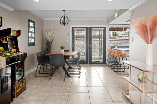 Modern Tropics - Housity