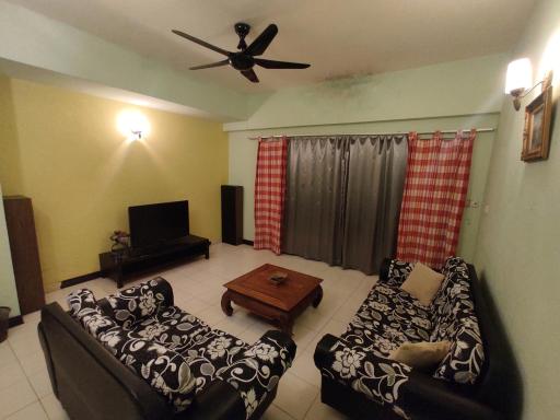 Acuk Stay - Seri Maya Condo Homestay - Housity