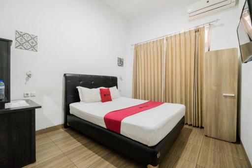 RedDoorz near Surabaya Town Square - Housity
