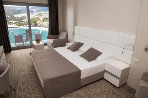 Hotel Ponta Nova - Housity