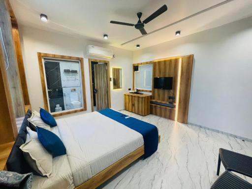 HOTEL THE GOLDEN TREE - Housity