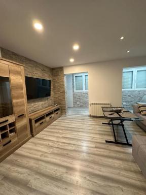 Cozy 1-Bedroom Apartment - Housity