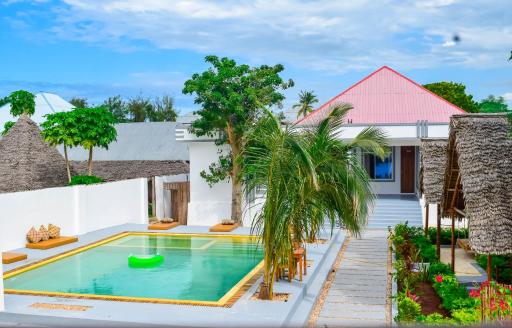 Uhuru House And Restaurant - Housity