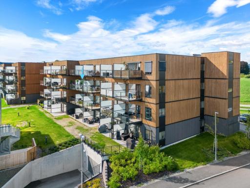 Third floor appartement (5min from train station) - Housity