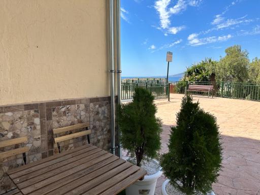 Sea view apartment - Housity