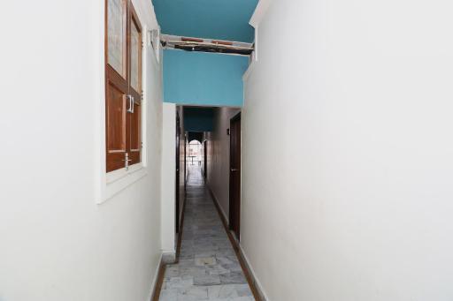Hotel Ashoka International - Housity