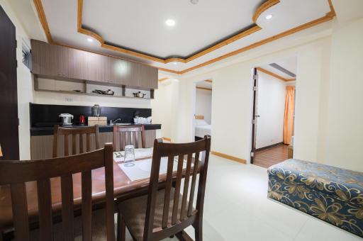2 Bedroom Unit with Breakfast for 2pax - Housity
