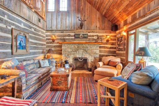 Log Cabin at Old Glory Ranch - Housity