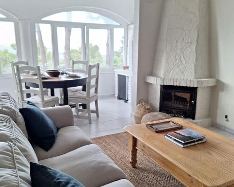 Magnífica casa con vistas al mar y piscina privada - Housity