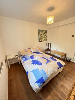 Woodbury House 5A - Housity