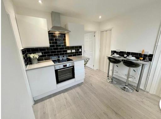 Knutton Guest House - Housity