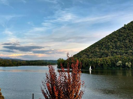 Le finestre sul lago - Housity