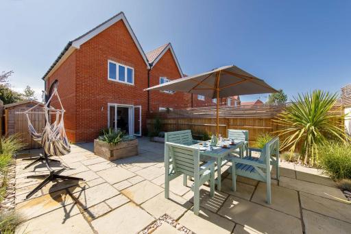 Sanderling House, walk to beach - Housity
